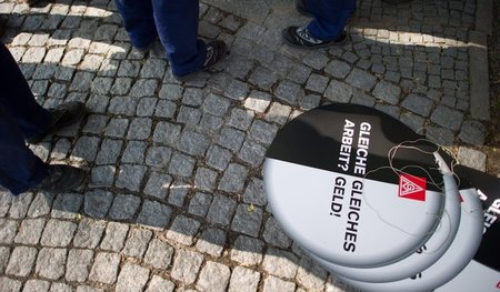 »Gleiche Arbeit? – Gleiches Geld!«, aber gelingt das mit einem T... »Gleiche Arbeit? – Gleiches Geld!«, aber gelingt das mit einem T...