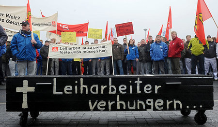 Kernaufgaben auslagern an Subunternehmer, die Niedrigstlöhne zah... Kernaufgaben auslagern an Subunternehmer, die Niedrigstlöhne zah...
