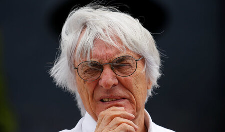 Endlich mal »Mein Kampf« lesen? Bernard Ecclestone hat jetzt Fre... Endlich mal »Mein Kampf« lesen? Bernard Ecclestone hat jetzt Fre...