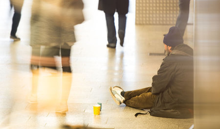 Notfalls betteln? »Sanktionierte« Hartz-IV-Bezieher haben wenig ... Notfalls betteln? »Sanktionierte« Hartz-IV-Bezieher haben wenig ...
