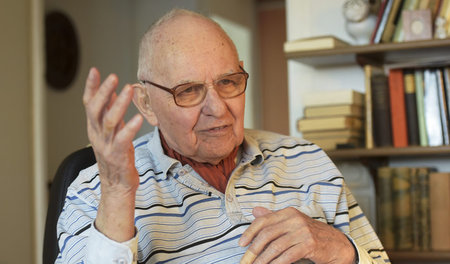 Legendäre Produktivität: Klaus Huhn, geboren am 24. Februar 1928... Legendäre Produktivität: Klaus Huhn, geboren am 24. Februar 1928...