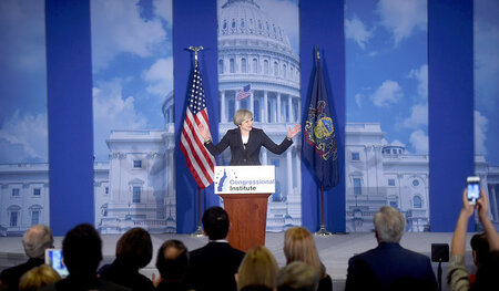 Theresa May vor Vertretern der US-amerikansichen Republikanische...