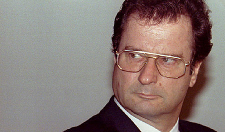 Justizminister Klaus Kinkel (FDP) gab die Marschrichtung vor: »E...