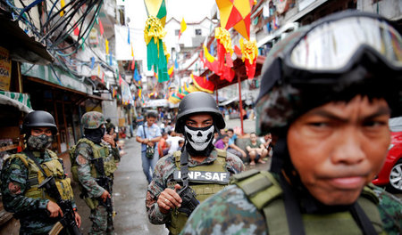 Durch und durch korrupt und brutal. Die philippinische Nationalp... Durch und durch korrupt und brutal. Die philippinische Nationalp...