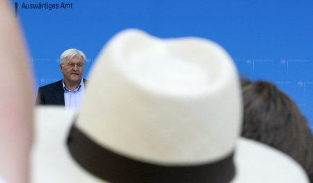 Außenminister Frank-Walter Steinmeier im August 2009 vor Besuche...
