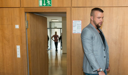 Kann sich nun als verfolgte Unschuld inszenieren: Rapper Kollega... Kann sich nun als verfolgte Unschuld inszenieren: Rapper Kollega...