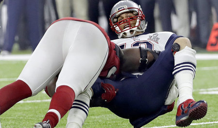 Umfallen, aufstehen, Rekord-Quarterback werden: Trumpfreund Tom ...