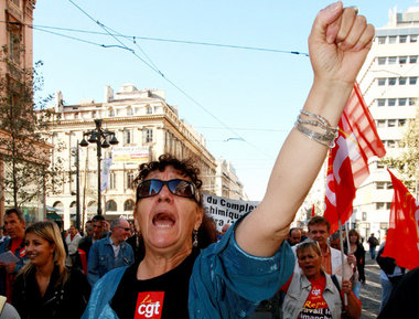 En grève: Hunderttausende demonstrierten für ihre Rente, gegen S... En grève: Hunderttausende demonstrierten für ihre Rente, gegen S...