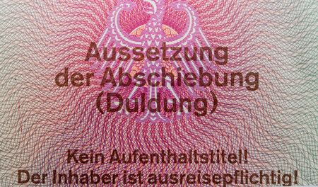 In Zukunft seltener: Ausweis der Bundesrepublik Deutschland für ...