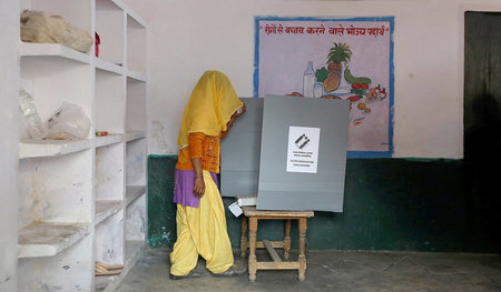 Abstimmung mit Wahlmaschine: In Uttar Pradesh betrug die Wahlbet...