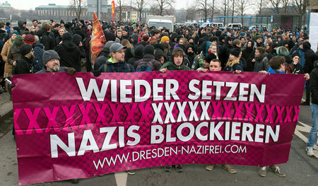 Gegendemonstranten wollten Neonazi Ittner und Kameraden am Samst...