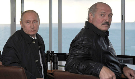 Ein Bild aus besseren Tagen: Wladimir Putin und Alexander Lukasc...