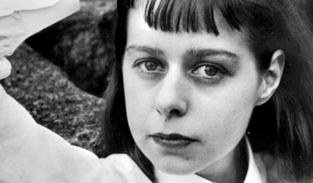Mit nur 23 Jahren legte die Schriftstellerin (Foto: Oktober 1955...