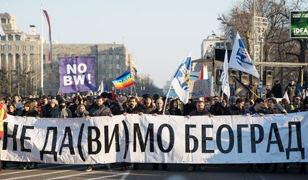 Protest in Belgrad: Zehntausende demonstrierten am Mittwoch gege...