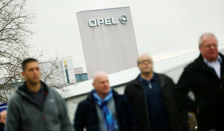 Opel-Standort Rüsselsheim: Die Zukunft für die Beschäftigten ist... Opel-Standort Rüsselsheim: Die Zukunft für die Beschäftigten ist...