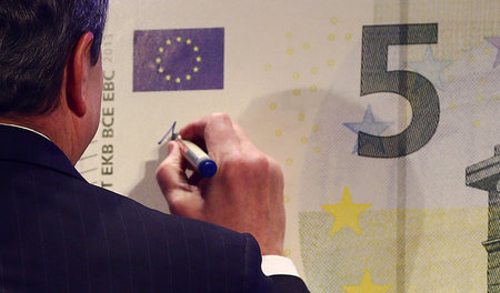 Autogrammstunde mit dem »Super«-Banker in Frankfurt am Main: EZB...
