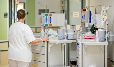 In den Kliniken gibt es zu viel Arbeit für zu wenig Personal In den Kliniken gibt es zu viel Arbeit für zu wenig Personal