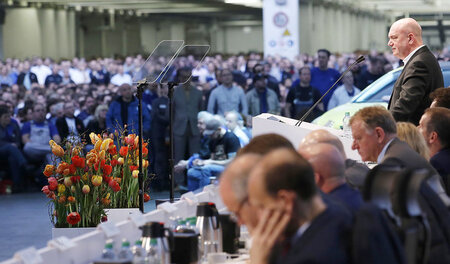 Die Versammlung in Wolfsburg war nicht öffentlich. Anschließend ...
