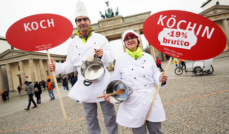 Einer der Gründe, warum Mütter häufiger beruflich kürzer treten:...