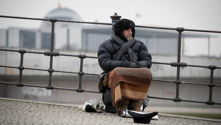 Einer von vielen: Ein Obdachloser im Berliner Regierungsviertel ...
