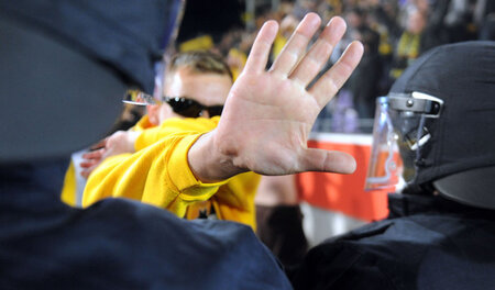 Prozess gegen die Hooligans von »Faust des Ostens« verzögert sic...