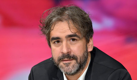 Die Haare sind länger geworden: Deniz Yücel im Juli 2016 bei »Ma...