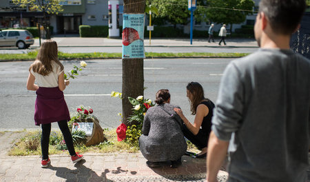 Mehrfach, hier am 5. Mai 2016, trafen sich Angehörige und Freund...