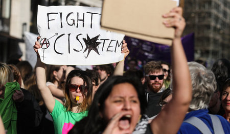 Mit vielen queerfeministischen Sprachcodes können Normalverbrauc...