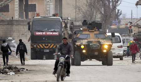 Aggressoren in Nordsyrien: Türkisches Militär am 2. März in der ... Aggressoren in Nordsyrien: Türkisches Militär am 2. März in der ...