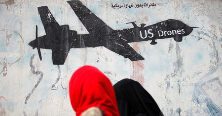 Protest gegen den Drohnenkrieg der USA: Wandbild in der jemeniti...