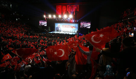 Am 18. Februar fand eine Jubelveranstaltung mit dem türkischen P...