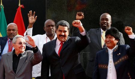 Raúl Castro, Nicolás Maduro und Evo Morales am Sonntag in Caraca...