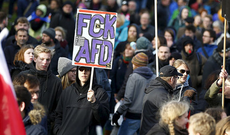 Protest gegen den AfD-Parteitag in Hannover im November 2015 Protest gegen den AfD-Parteitag in Hannover im November 2015