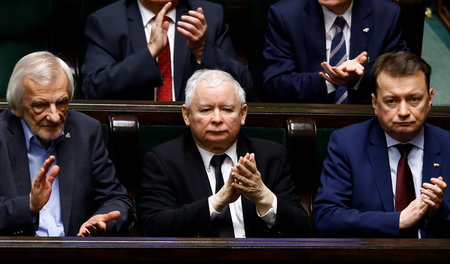 Im Sejm in Warschau am 21. Januar: PiS-Führer applaudieren, nach...