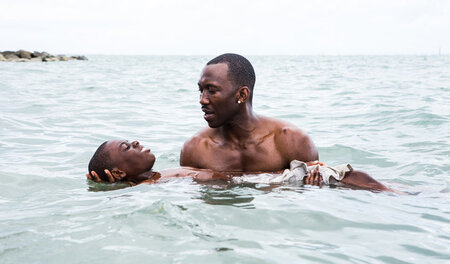 Die Kamera wird gleich untertauchen (Alex Hibbert und Mahershala...