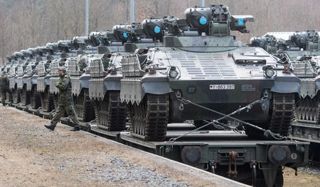 Deutsche Truppenpräsenz an der russischen Grenze: Bundeswehr-Sch... Deutsche Truppenpräsenz an der russischen Grenze: Bundeswehr-Sch...