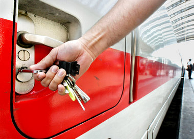 Dieser Zug bleibt vorläufig stehen. Das Landesarbeitsgericht Ber...