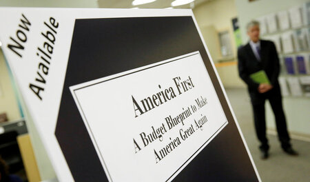 »Amerika zuerst«: Die Regierungsdruckerei in Washington preist a...