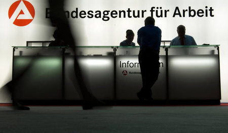 Jobmesse in Berlin: Arbeitslosigkeit und die Behörden sorgen für... Jobmesse in Berlin: Arbeitslosigkeit und die Behörden sorgen für...