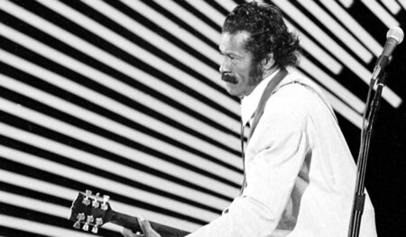 »He could play the guitar just like a ringing a bell« »He could play the guitar just like a ringing a bell«