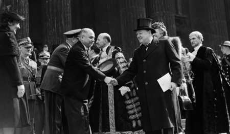 London, 16. September 1941 vor der St. Paul’s Cathedral: Schätzt...