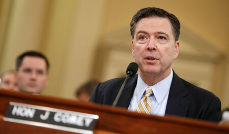 FBI-Chef James Comey während der Kongressanhörung am Montag (Ort... FBI-Chef James Comey während der Kongressanhörung am Montag (Ort...