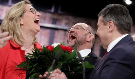 Gut lachen angesichts des Schulz-Hypes: Der SPD-Vorsitzende und ...