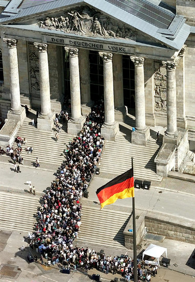 Sehnsucht nach der schützenden Hand des Staates? Besucherandrang...