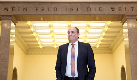 Unternehmensanspruch in Stein gemeisselt: Rolf Habben Jansen im ...