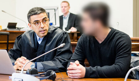 Der jetzt von allen Vorwürfen freigesprochene Iraner Behzad S. m...