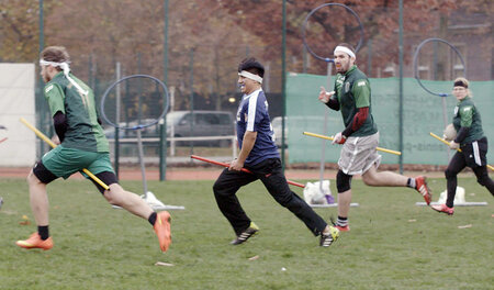 Auf die Besen! - der neue Trendsport "Quidditch" ist auch in NRW... Auf die Besen! - der neue Trendsport "Quidditch" ist auch in NRW...