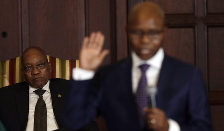 Jacob Zuma überwacht am Freitag in Pretoria den Amtseid des neu ... Jacob Zuma überwacht am Freitag in Pretoria den Amtseid des neu ...
