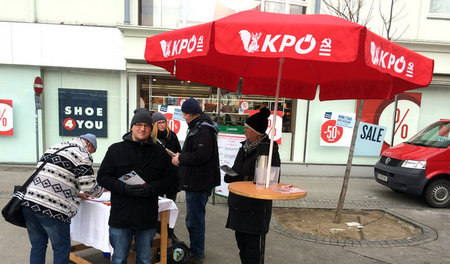 Wahlstand der KPÖ in der Innenstadt von Graz, kurz vor der Gemei...