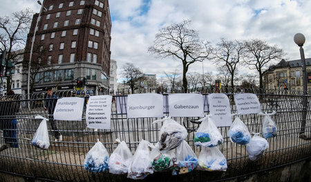 Neben dem rigorosen Vorgehen der Behörden gibt es auch Solidarit...